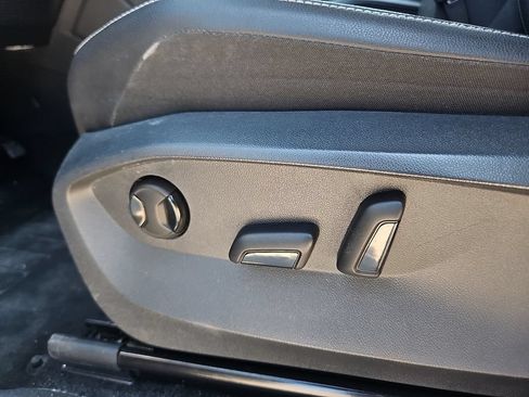 Used 2024 Volkswagen Tiguan Wolfsburg Edition FWD image 15