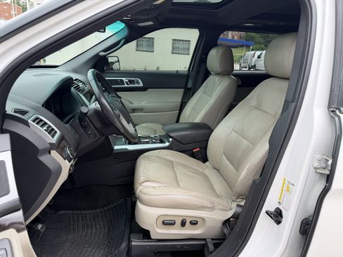 Used 2014 Ford Explorer Limited w/ Equipment Group 301A AWD/4WD image 13