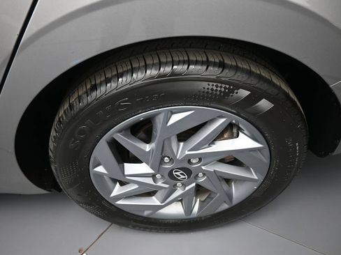 Certified 2024 Hyundai Elantra SEL FWD image 15