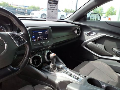Used 2021 Chevrolet Camaro LT RWD image 18