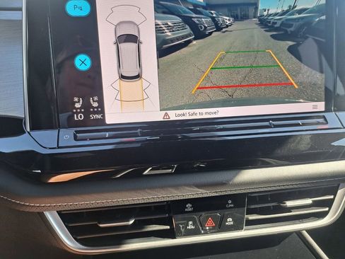 New 2026 Volkswagen Atlas Cross Sport SE image 11