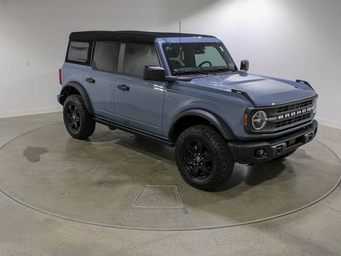 Used 2024 Ford Bronco Black Diamond image 7