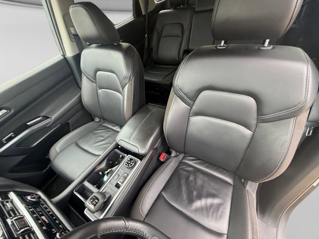 Used 2025 Nissan Pathfinder SL AWD/4WD image 23