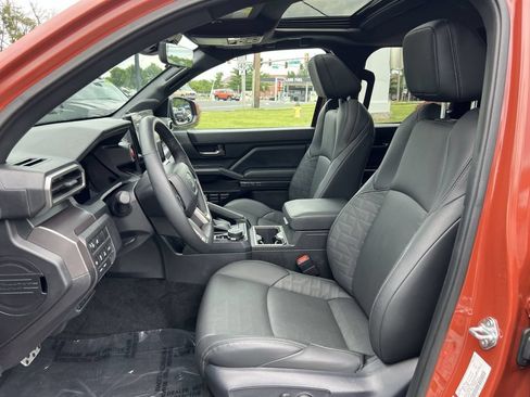 Used 2025 Toyota Tacoma TRD Sport w/ TRD Sport Premium Package AWD/4WD image 13