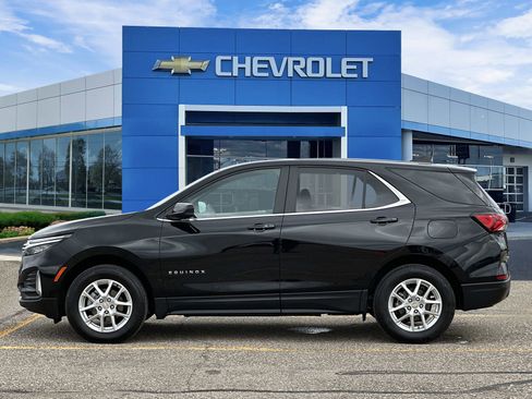 Certified 2024 Chevrolet Equinox LT w/ LPO, Floor Liner Package image 2