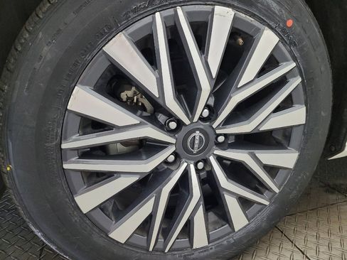 Used 2024 Nissan Altima 2.5 SV image 31