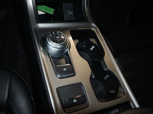 Used 2024 Ford Edge SEL AWD/4WD image 16