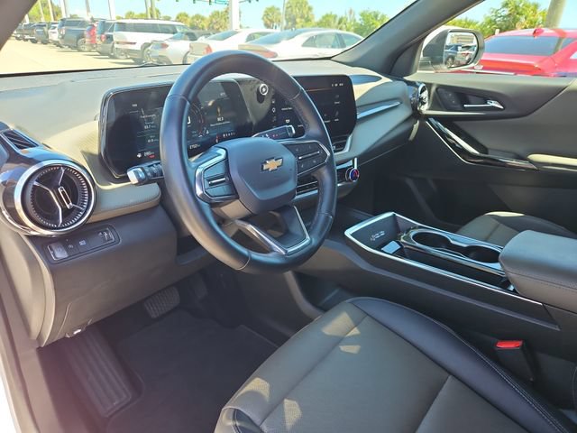 Used 2025 Chevrolet Equinox LT w/ Convenience Package II FWD image 14