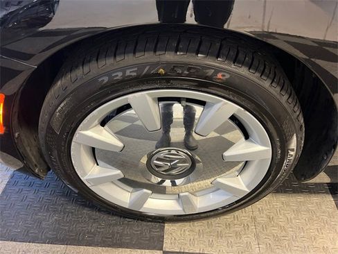 Used 2015 Volkswagen Beetle 1.8T image 8
