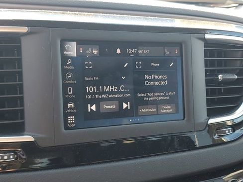 Used 2023 Chrysler Voyager LX FWD image 16