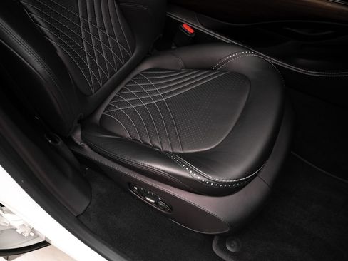 Used 2021 Aston Martin DBX AWD/4WD image 43