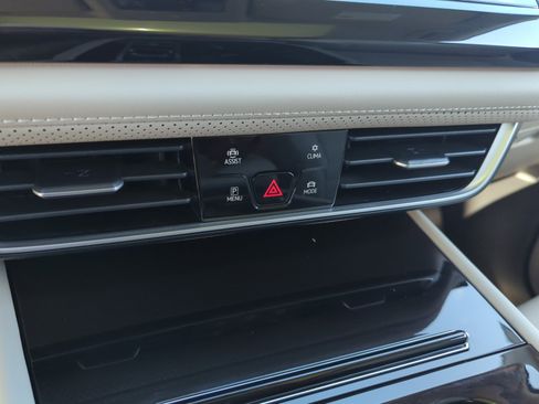 New 2026 Volkswagen Atlas SEL image 12