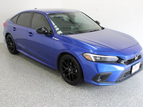 Used 2023 Honda Civic Sport image 4