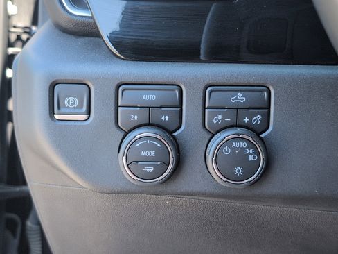Used 2024 Chevrolet Silverado 1500 LT AWD/4WD image 27