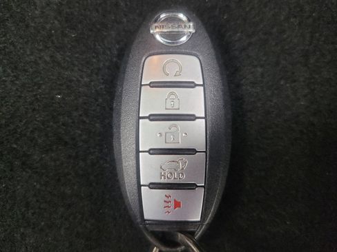 Used 2018 Nissan Rogue SL w/ Premium Package AWD/4WD image 32