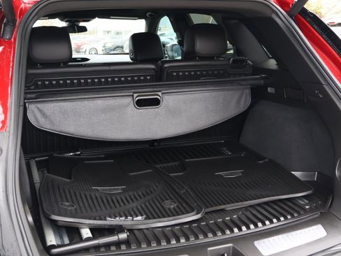 Certified 2022 Cadillac XT5 Premium Luxury image 27