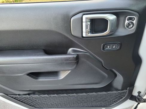 Used 2024 Jeep Wrangler Unlimited w/ Convenience Group image 24