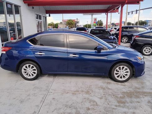Used 2019 Nissan Sentra SV image 3