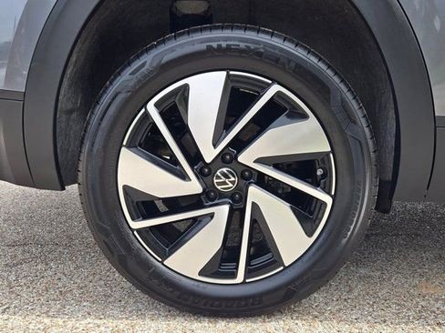 Used 2025 Volkswagen Atlas SE FWD image 32