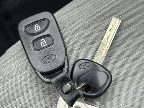 Used 2016 Hyundai Accent SE FWD image 30