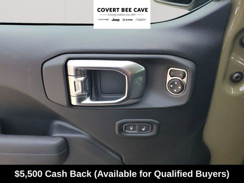 New 2025 Jeep Gladiator Rubicon w/ Convenience Group image 32