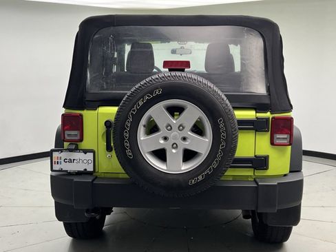 Used 2017 Jeep Wrangler Sport AWD/4WD image 4