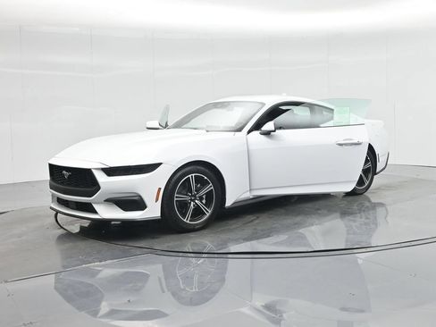 Used 2025 Ford Mustang Coupe RWD image 27