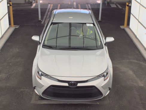 Used 2024 Toyota Corolla LE FWD image 2