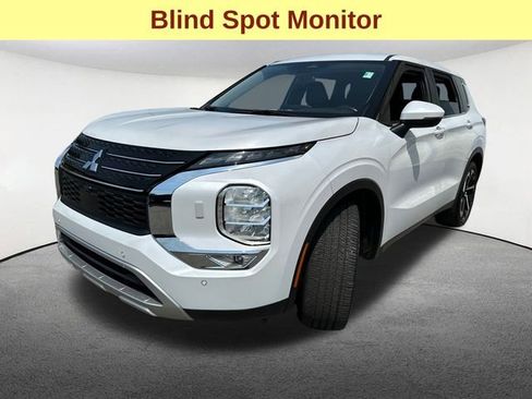 Used 2023 Mitsubishi Outlander SE image 5