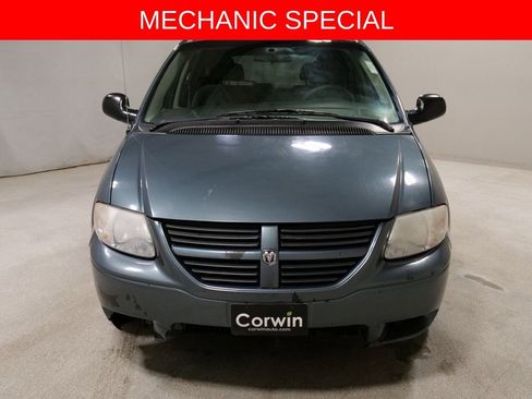 Used 2007 Dodge Caravan SXT w/ Popular Equipment Group I image 9