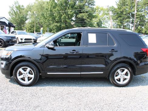 Used 2016 Ford Explorer XLT w/ Equipment Group 202A AWD/4WD image 10