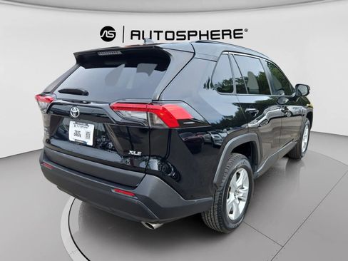 Used 2020 Toyota RAV4 XLE FWD image 10