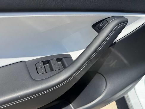 Used 2022 Tesla Model Y Performance AWD/4WD image 22