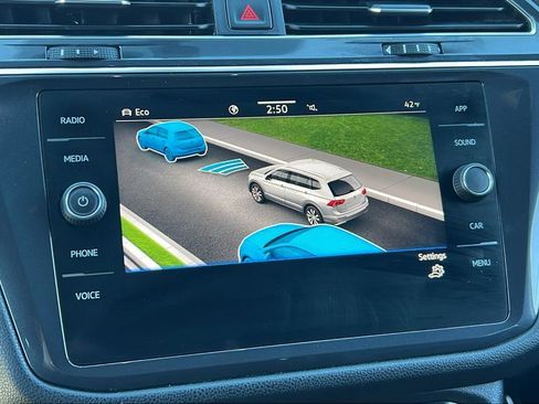 Used 2021 Volkswagen Tiguan SE R-Line image 25