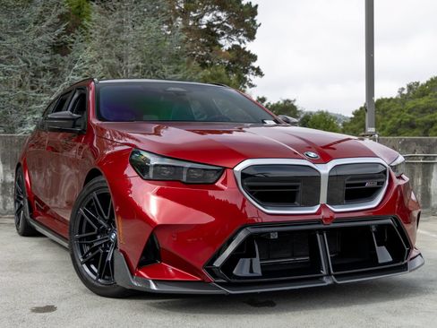 Used 2026 BMW M5 Touring AWD/4WD image 9