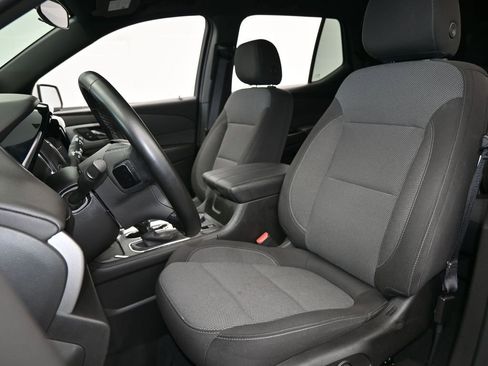 Used 2023 Chevrolet Traverse LT image 10