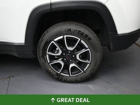 Used 2025 Jeep Compass Trailhawk AWD/4WD image 16