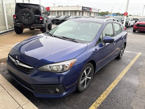 Used 2022 Subaru Impreza 2.0i Premium w/ Popular Package #3 AWD/4WD image 2