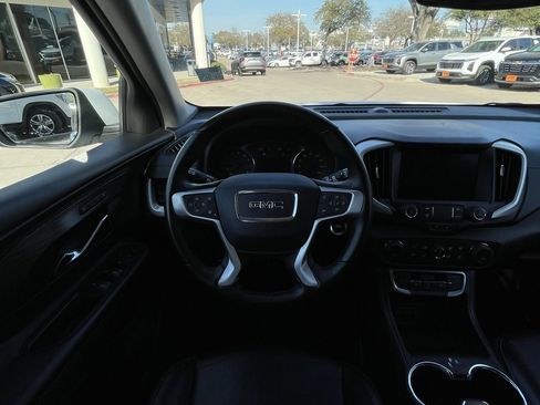 Used 2024 GMC Terrain SLT image 13