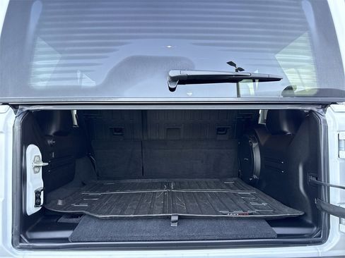 Used 2024 Jeep Wrangler Unlimited Rubicon image 29