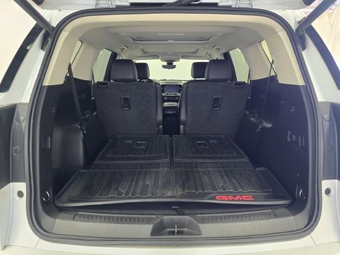 Used 2021 GMC Acadia Denali w/ Denali Technology Package image 21