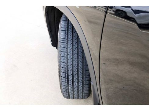 Used 2023 Toyota Highlander XLE image 30