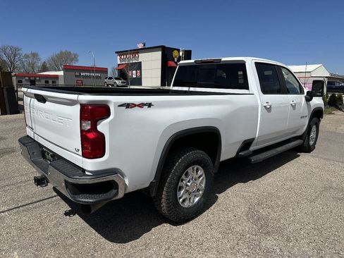 Used 2020 Chevrolet Silverado 2500 LT w/ Convenience Package image 4