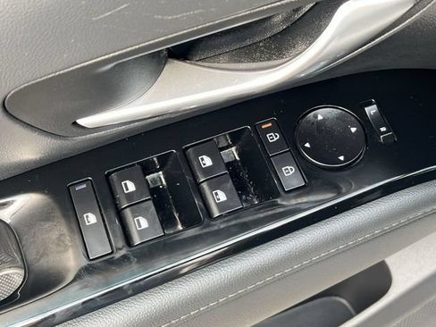 Certified 2025 Hyundai Tucson Limited AWD/4WD image 31