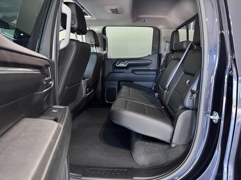 Used 2023 GMC Sierra 1500 SLT w/ SLT Premium Package AWD/4WD image 13