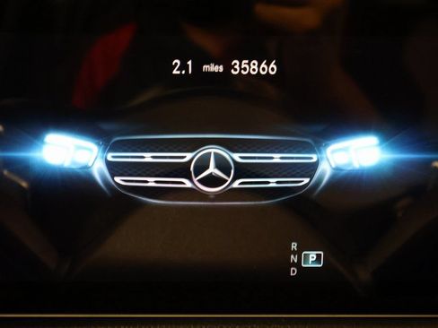 Certified 2023 Mercedes-Benz GLB 250 image 16