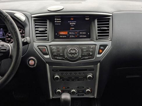 Used 2020 Nissan Pathfinder SL w/ Cargo Package image 21