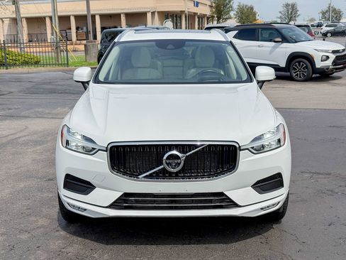 Used 2021 Volvo XC60 T5 Momentum w/ Advanced Package AWD/4WD image 3