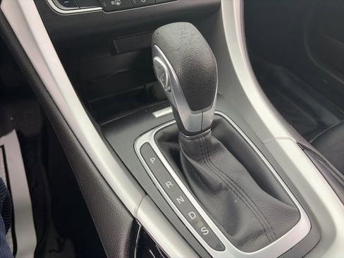 Used 2016 Ford Fusion SE image 10
