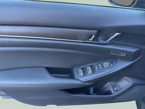 Used 2021 Honda Accord EX-L image 9